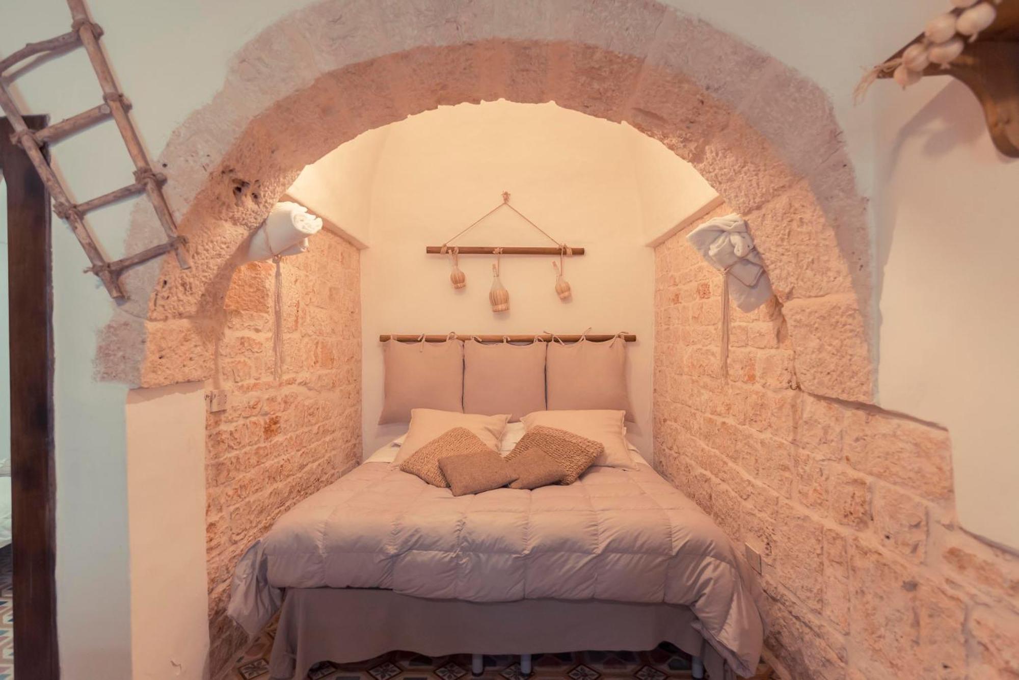 Trulli Antichi Mestieri - Widespread Trulli In The Historic Center Panzió Alberobello Kültér fotó